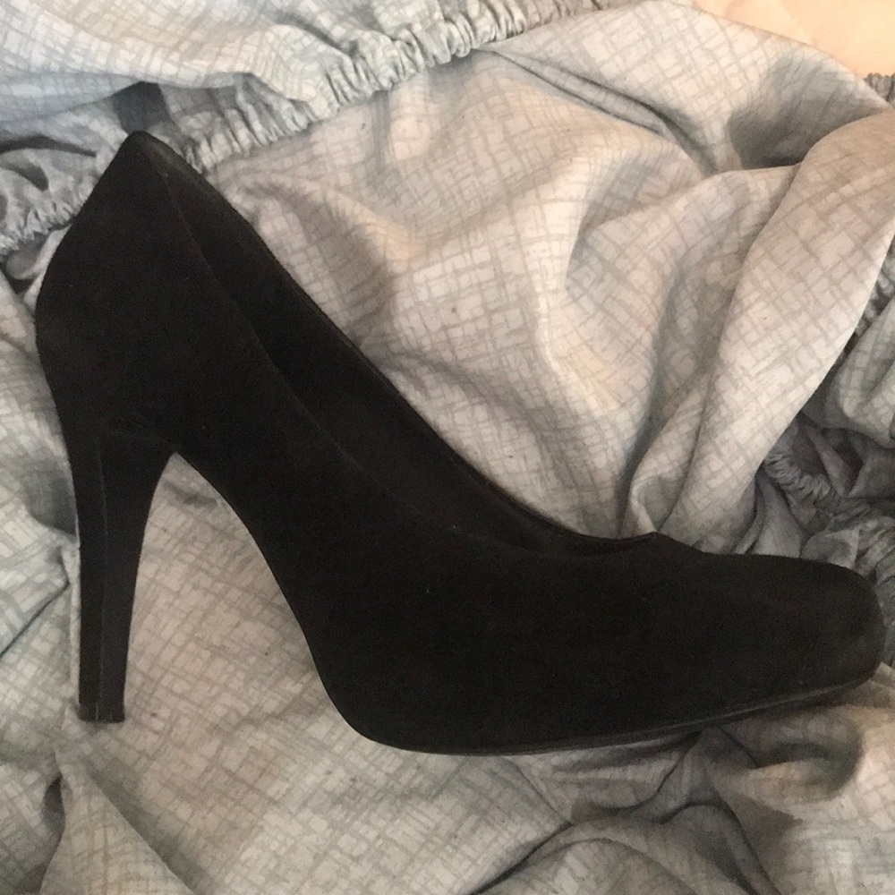 Jessica Simpson suede heels
